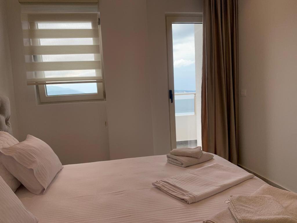 Delfin Apartments Sarande Exterior photo