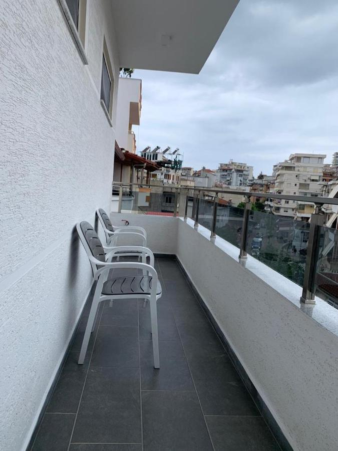 Delfin Apartments Sarande Exterior photo