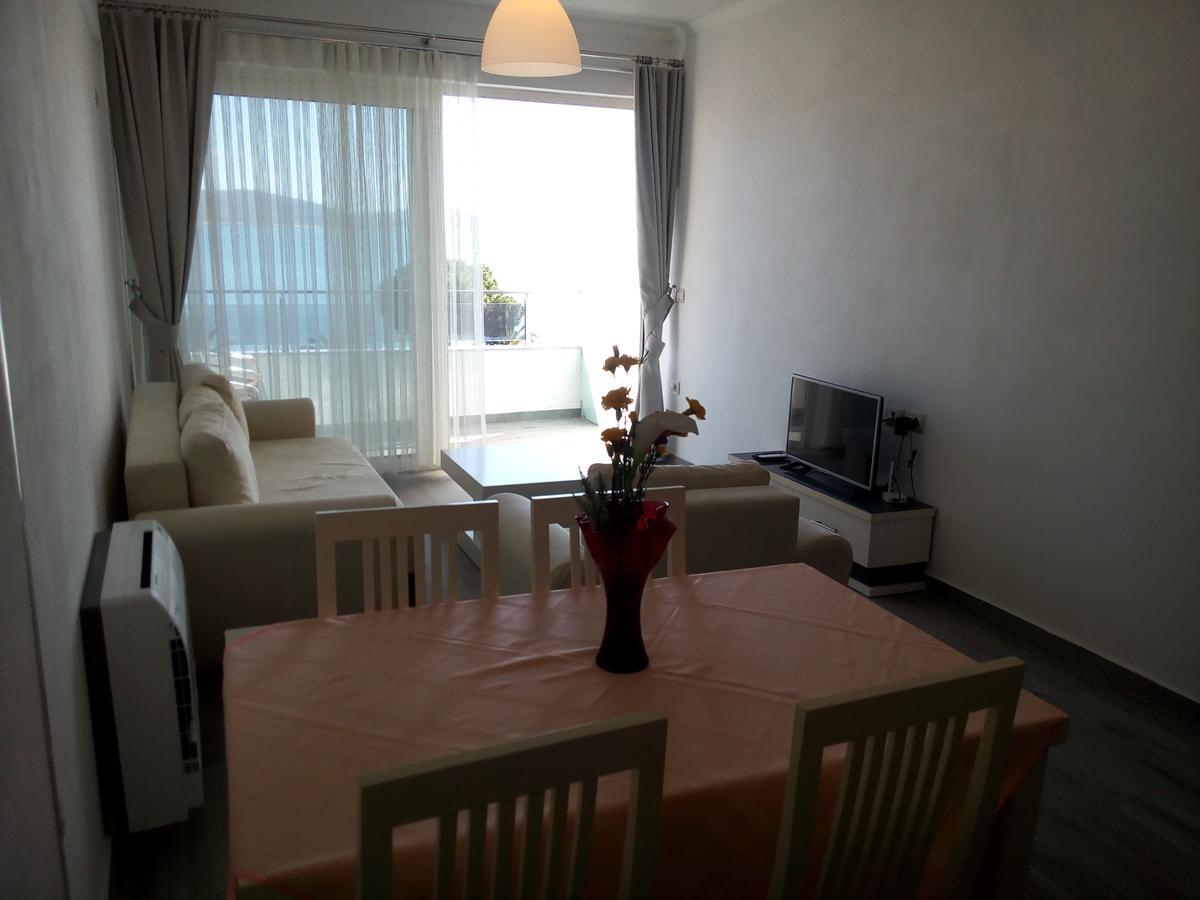 Delfin Apartments Sarande Exterior photo