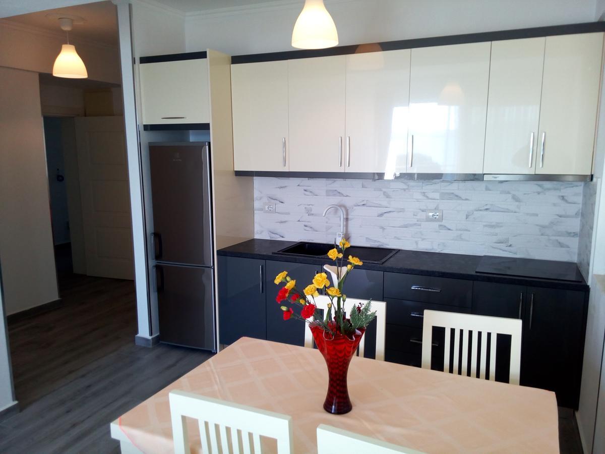 Delfin Apartments Sarande Exterior photo