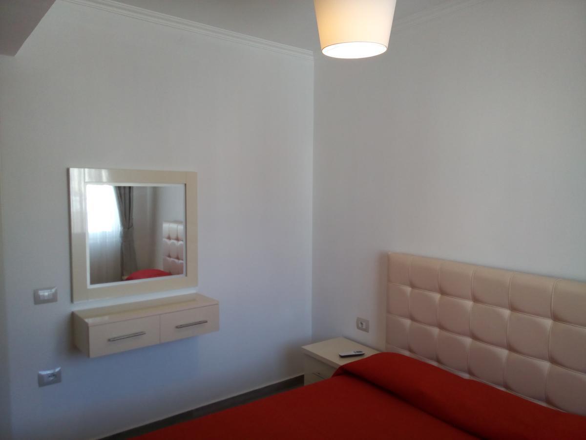 Delfin Apartments Sarande Exterior photo
